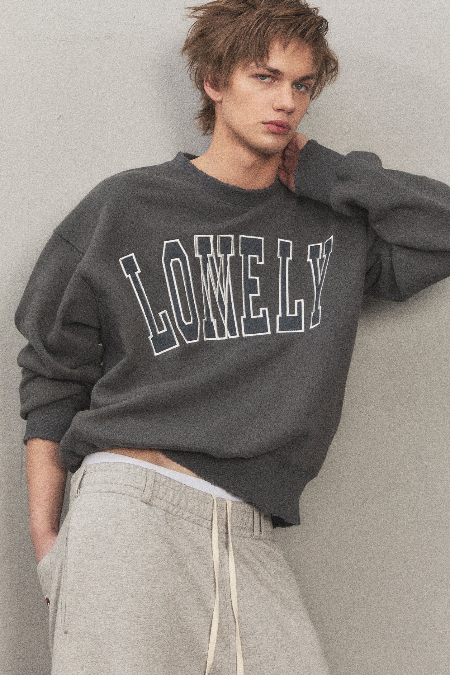 LONELY/LOVELY DAMAGE SWEATSHIRT CHARCOAL