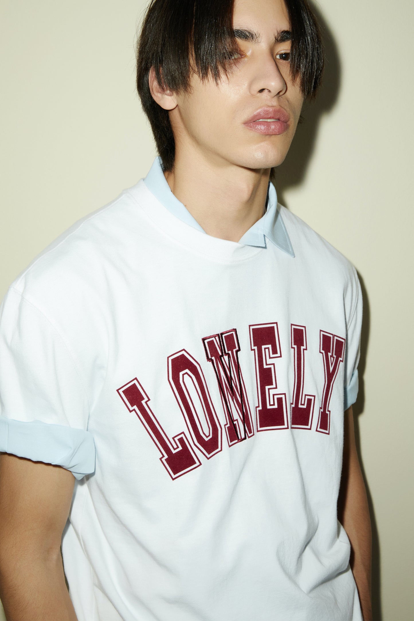 LONELY/LOVELY SHORT SLEEVE T SHIRT WHITE BURGUNDY