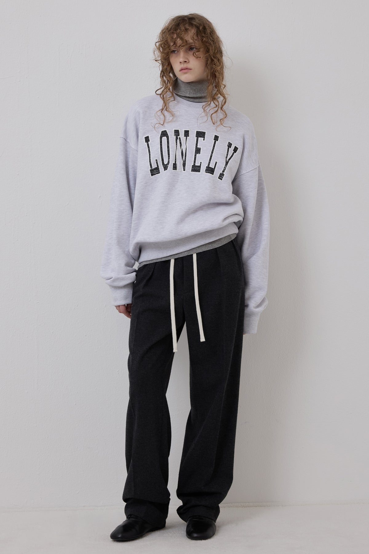 LONELY/LOVELY CRACK SWEATSHIRT ASH GRAY