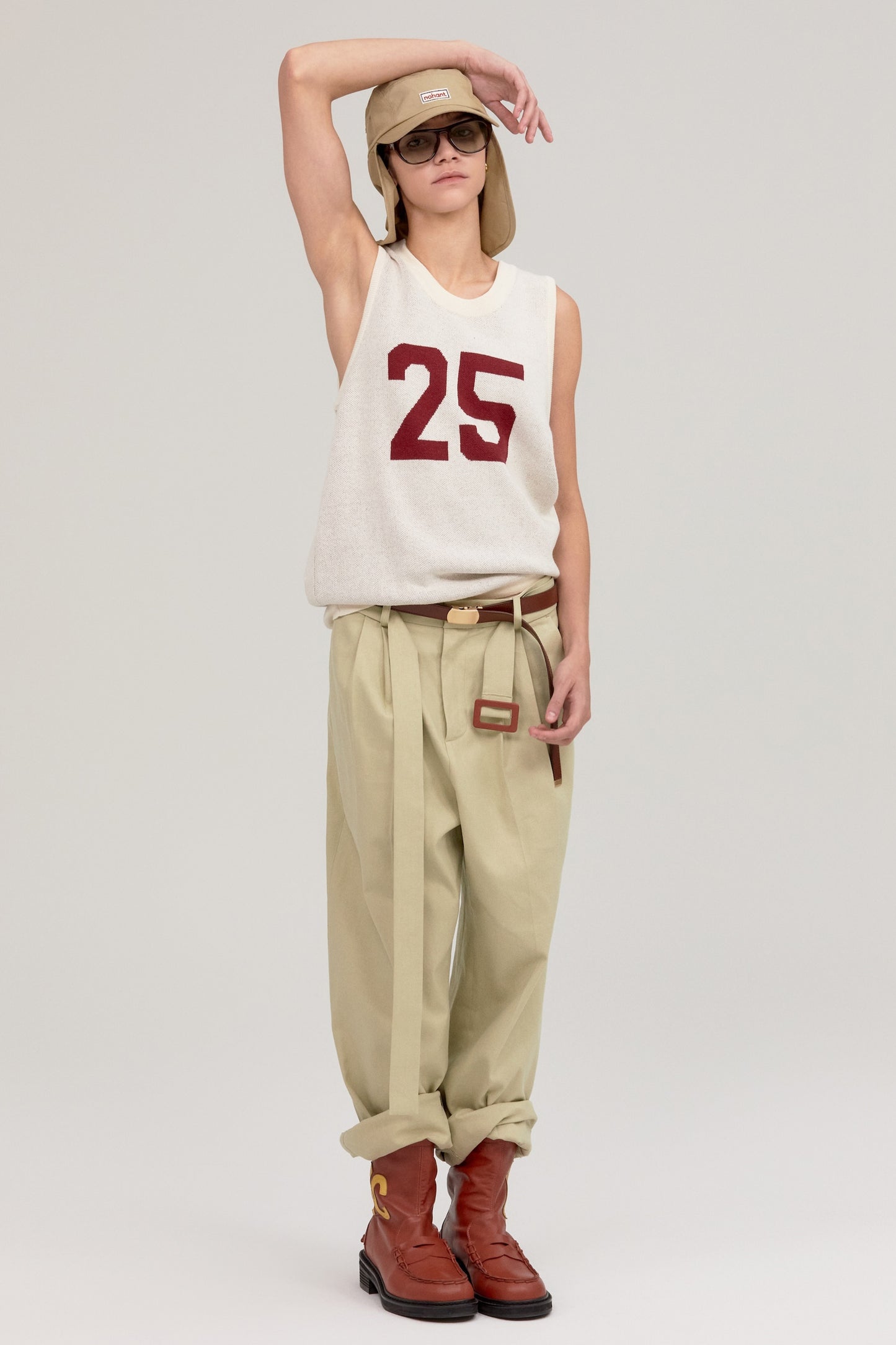 25 JACQUARD SLEEVELES KNIT IVORY