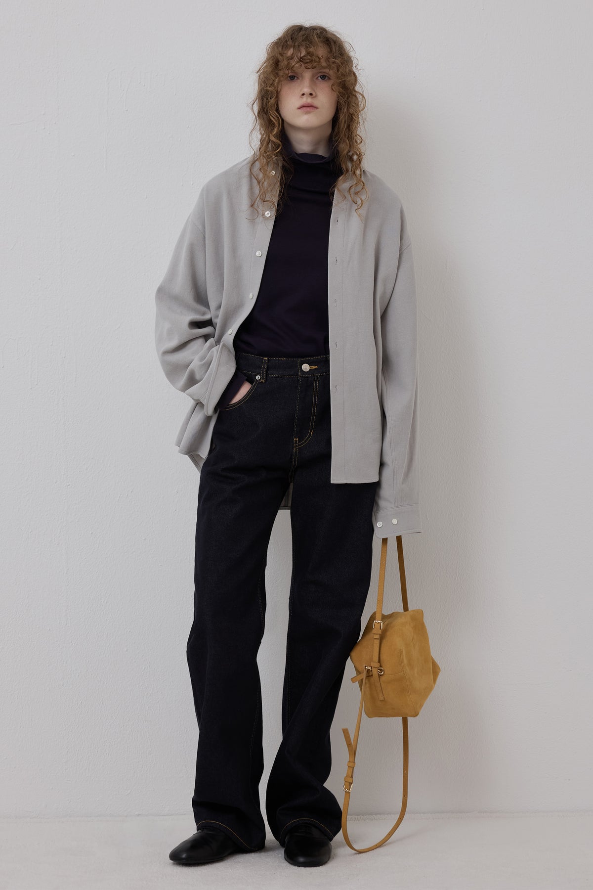 WORN-IN BUTTON DOWN SHIRT GRAY