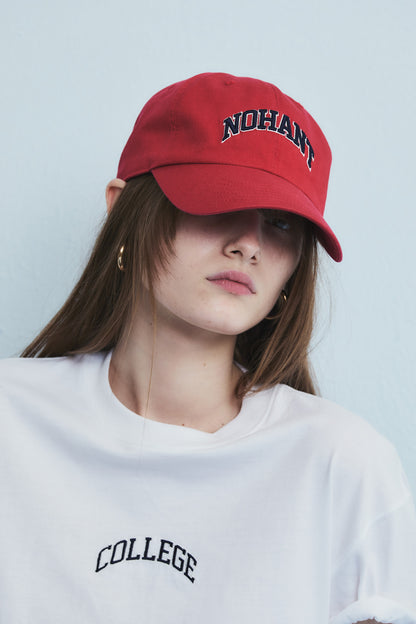 CONTRAST ARCH LOGO BALL CAP RED