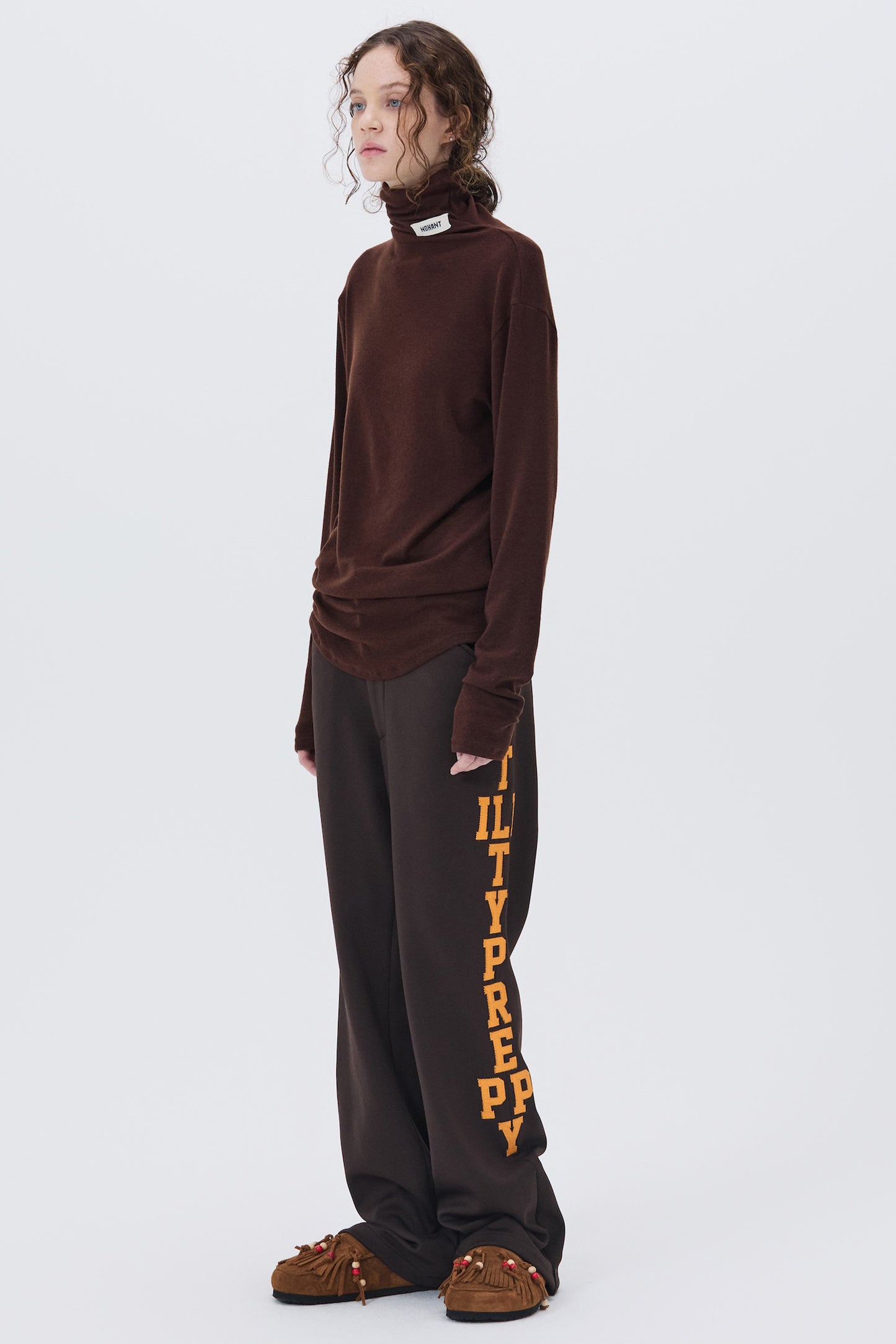SOFT TURTLENECK T-SHIRT BROWN