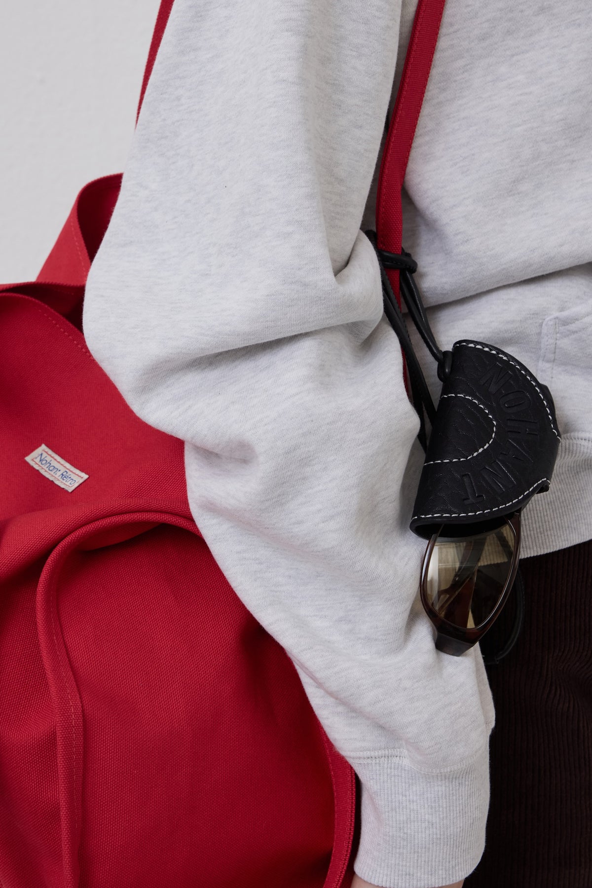 EYEWEAR HOLSTER