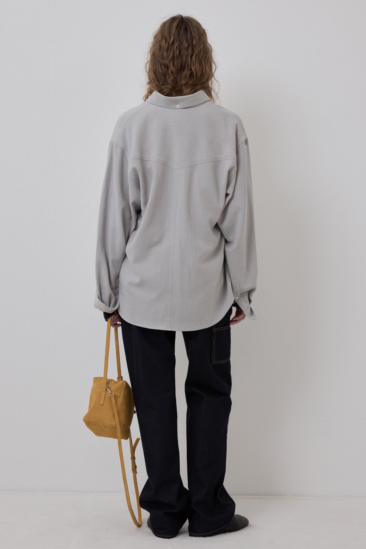 WORN-IN BUTTON DOWN SHIRT GRAY