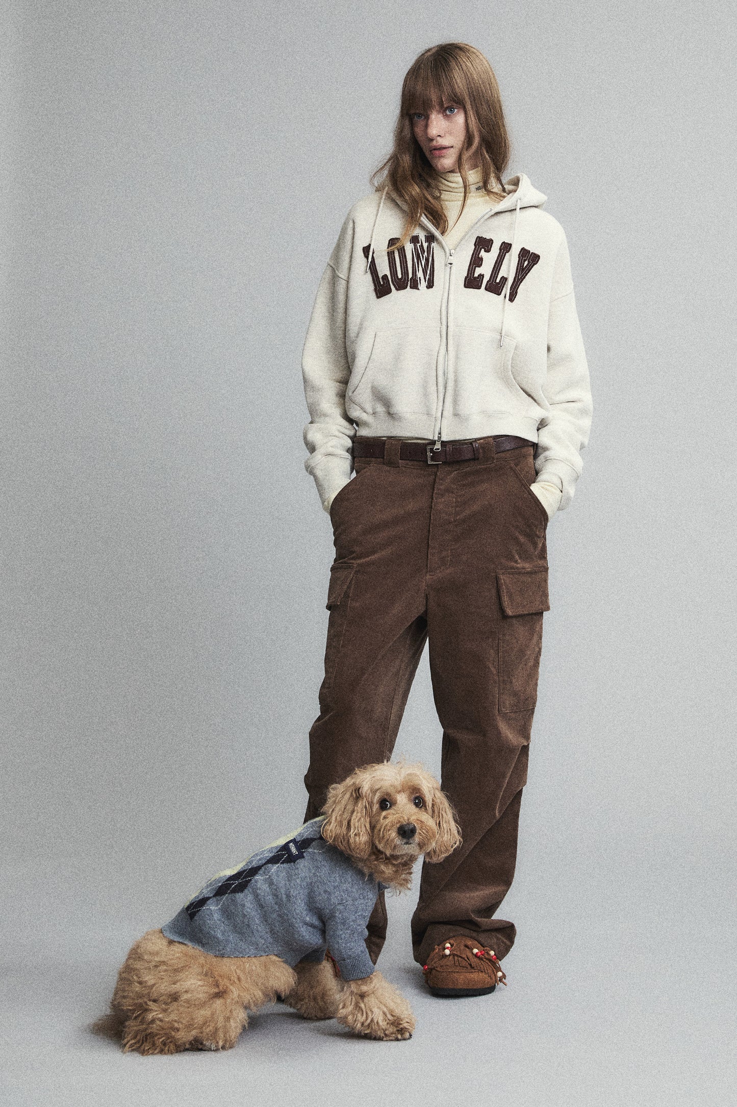 PET ARGYLE JACQUARD KNIT GRAY