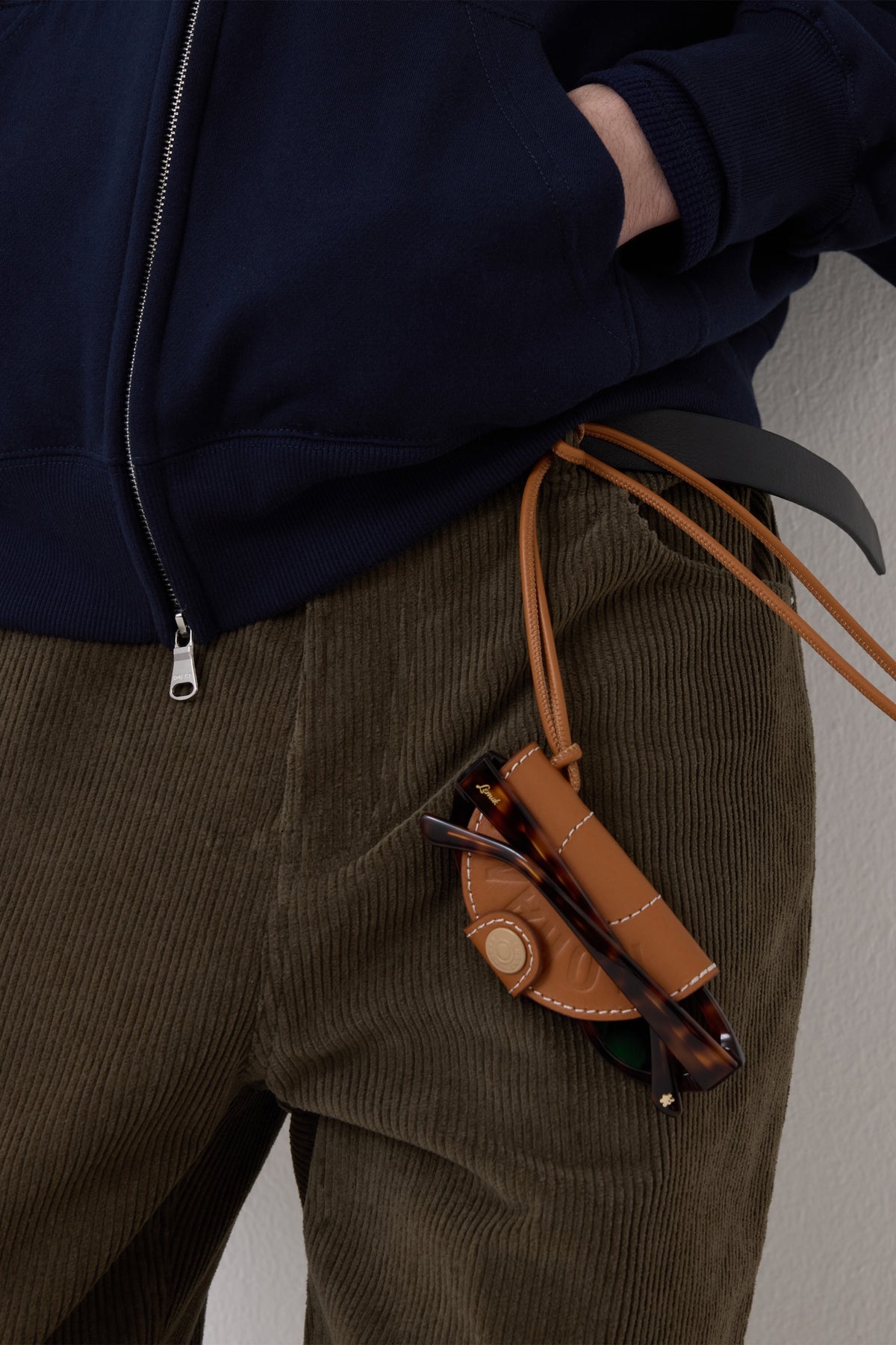 EYEWEAR HOLSTER