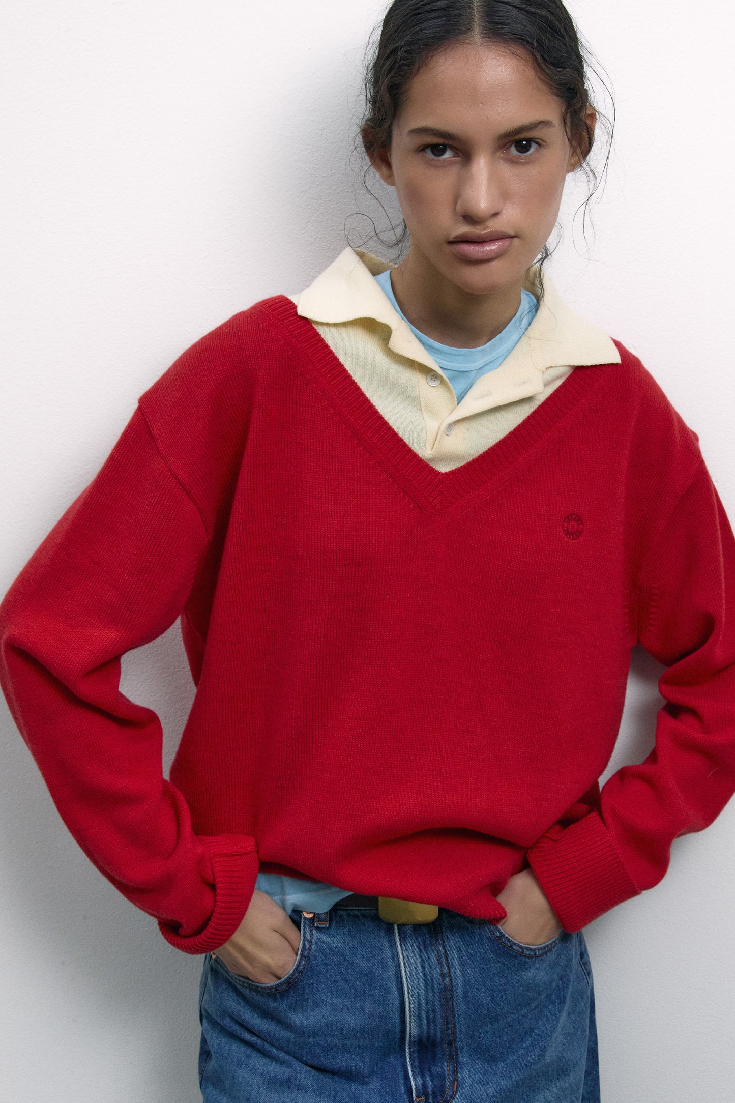 LAYERED V-NECK COLLAR KNIT RED