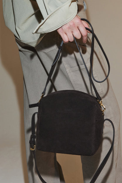 SUEDE PICNIC BAG BROWN(COMING SOON)