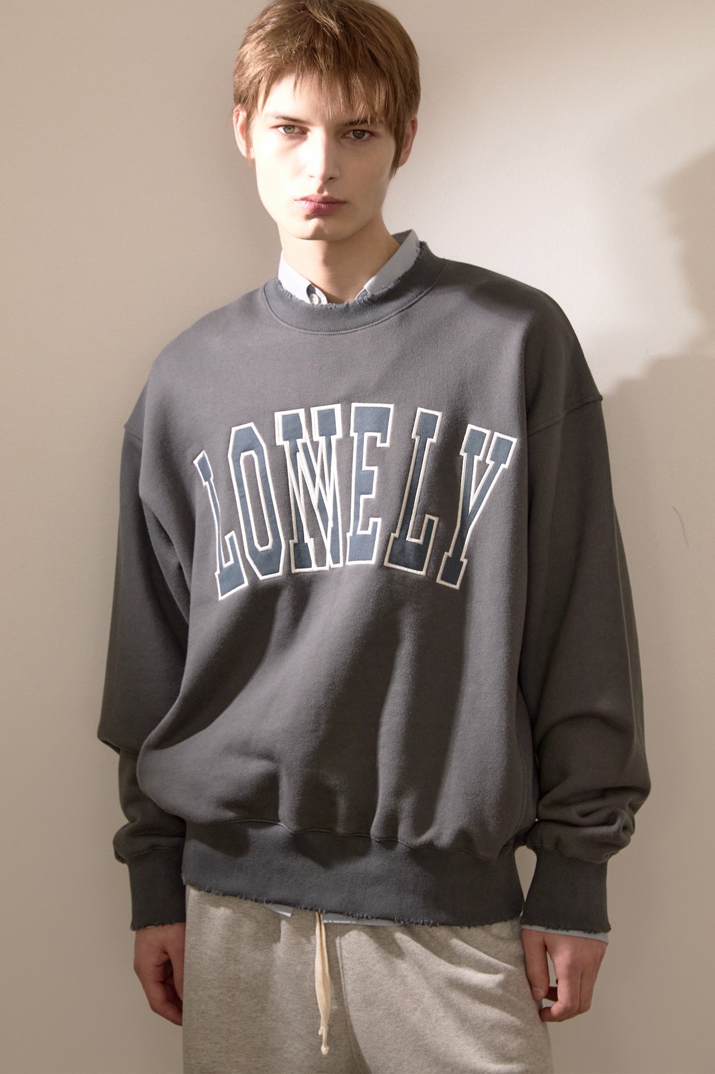 LONELY/LOVELY DAMAGE SWEATSHIRT CHARCOAL