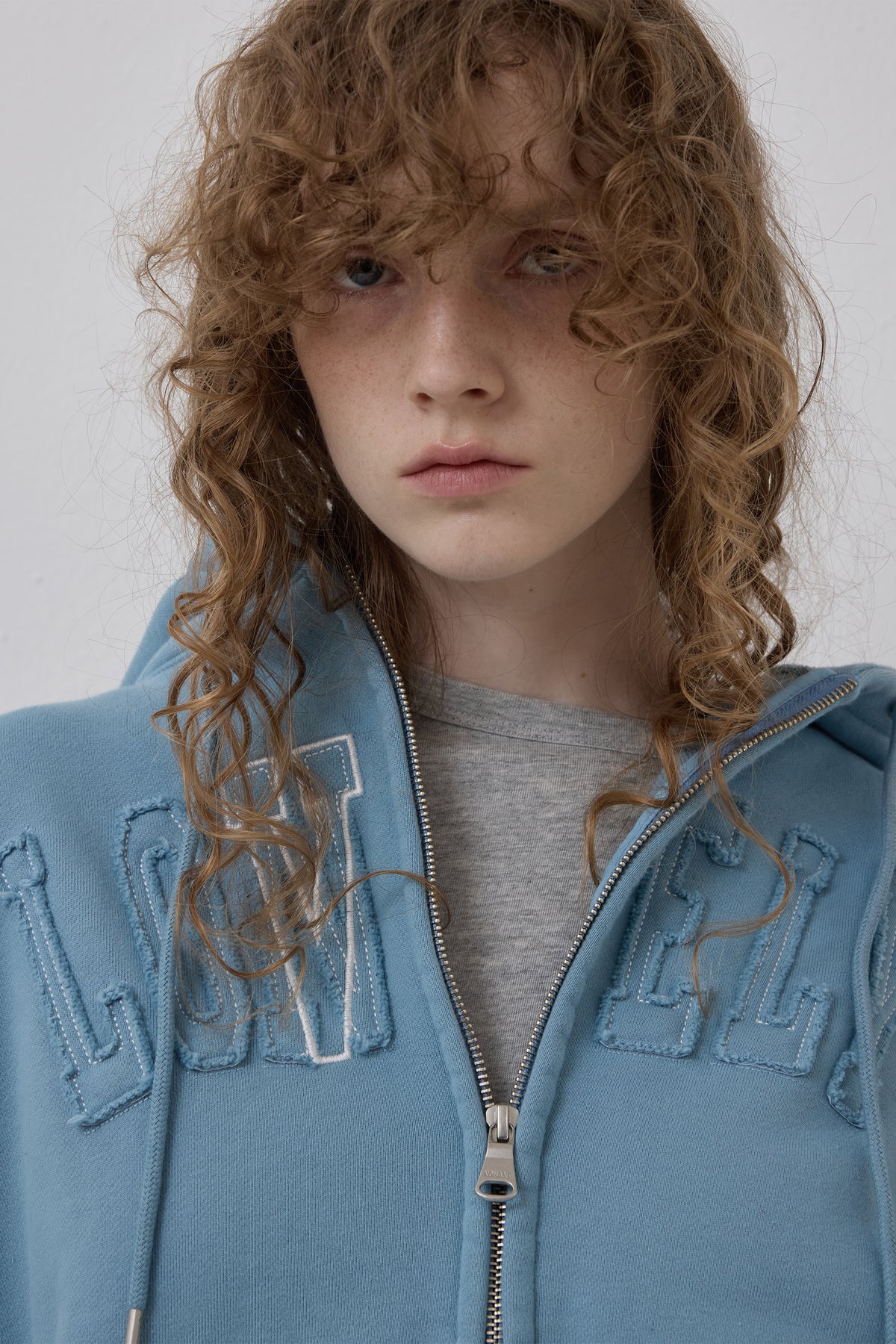 LONELY/LOVELY CROP HOODIE ZIP-UP SKY BLUE