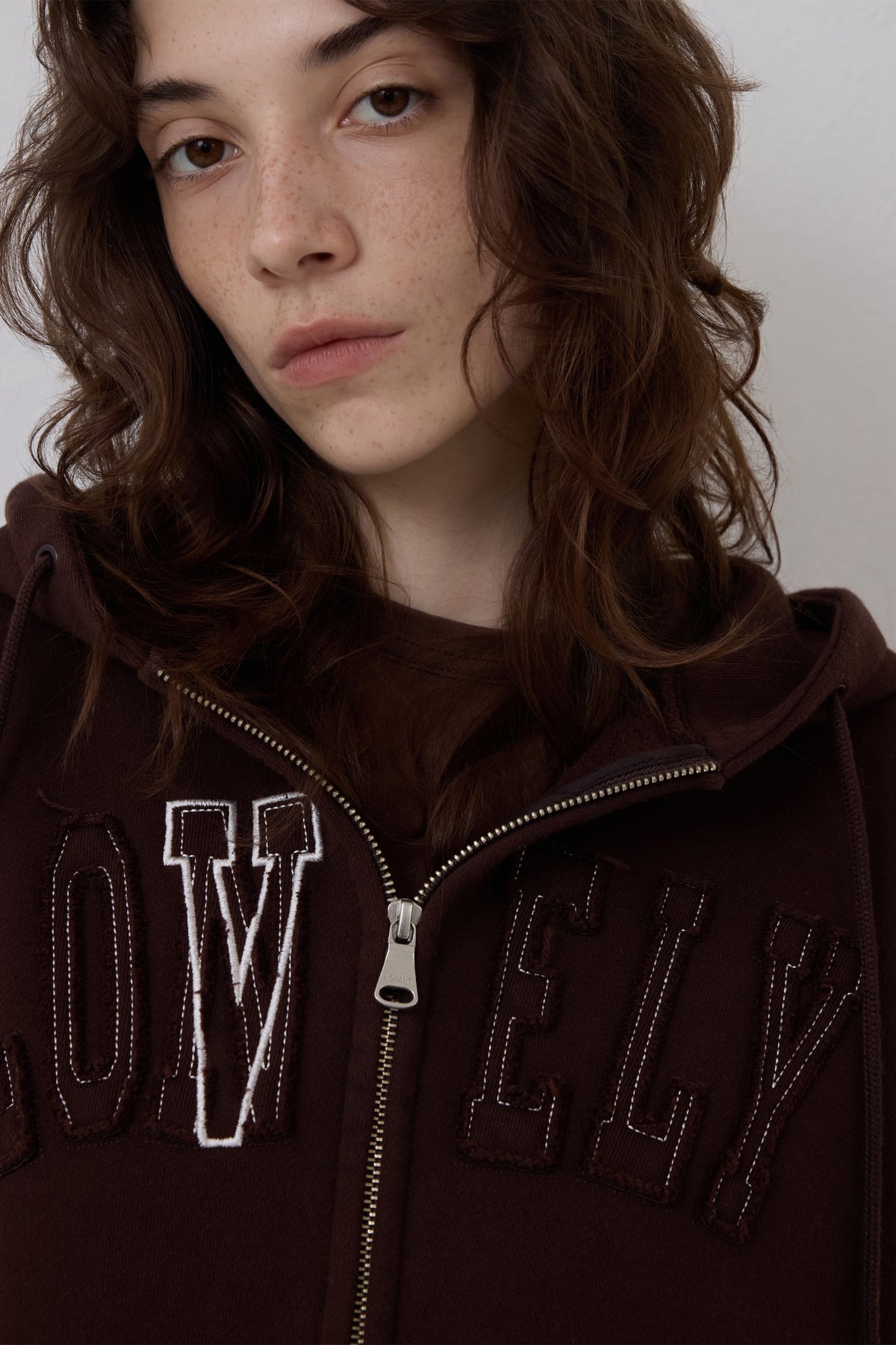 LONELY/LOVELY CROP HOODIE ZIP-UP BROWN