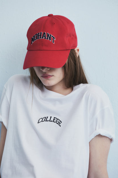 CONTRAST ARCH LOGO BALL CAP RED