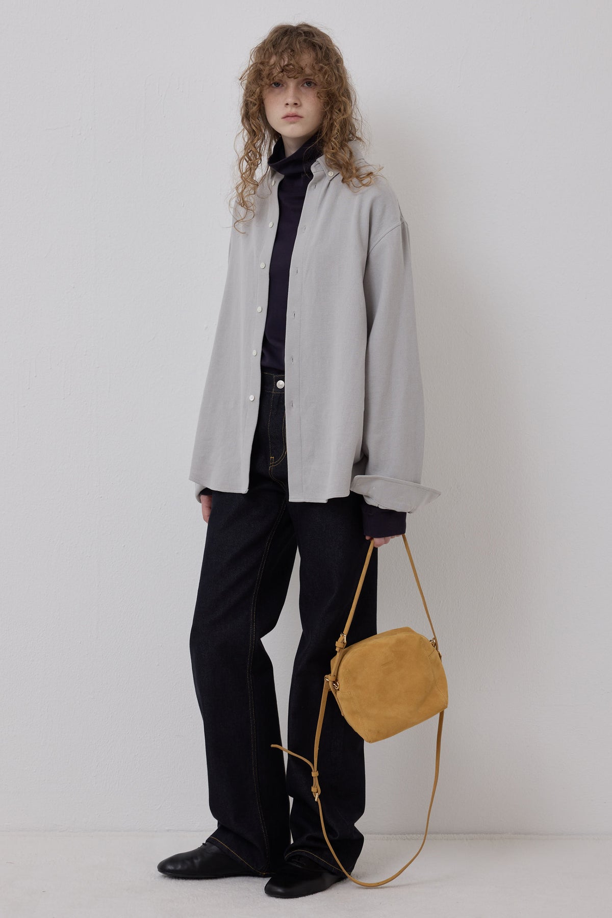 WORN-IN BUTTON DOWN SHIRT GRAY
