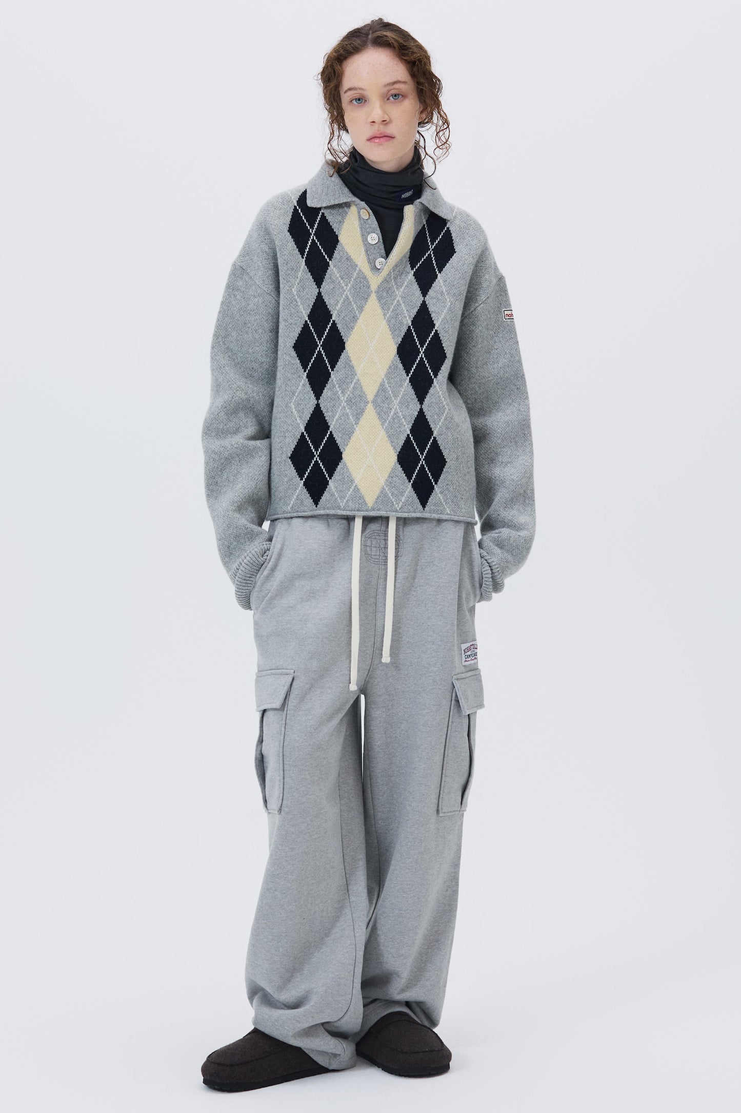 ARGYLE JACQUARD CROP KNIT GRAY