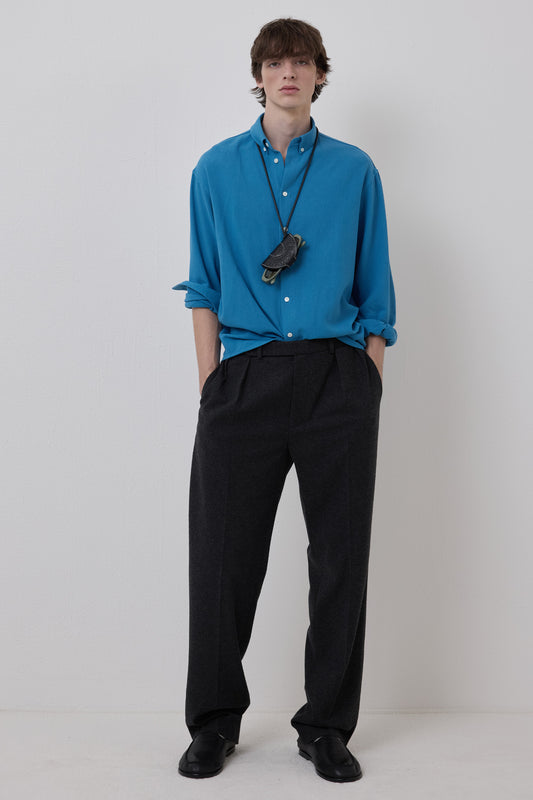 WORN-IN BUTTON DOWN SHIRT BLUE