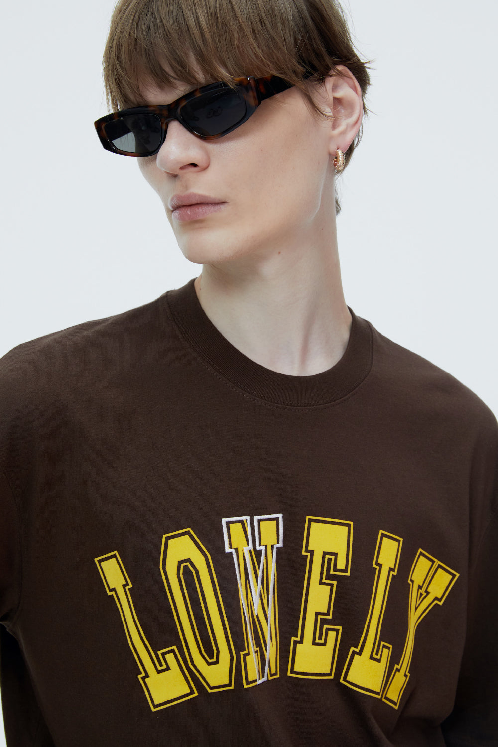 LONELY/LOVELY SHORT SLEEVE T SHIRT BROWN