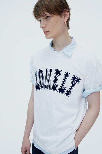 LONELY/LOVELY SHORT SLEEVE T SHIRT WHITE-NAVY